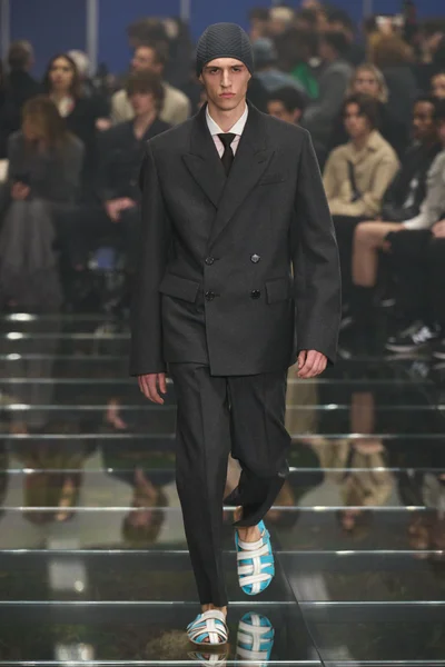 Look 49
